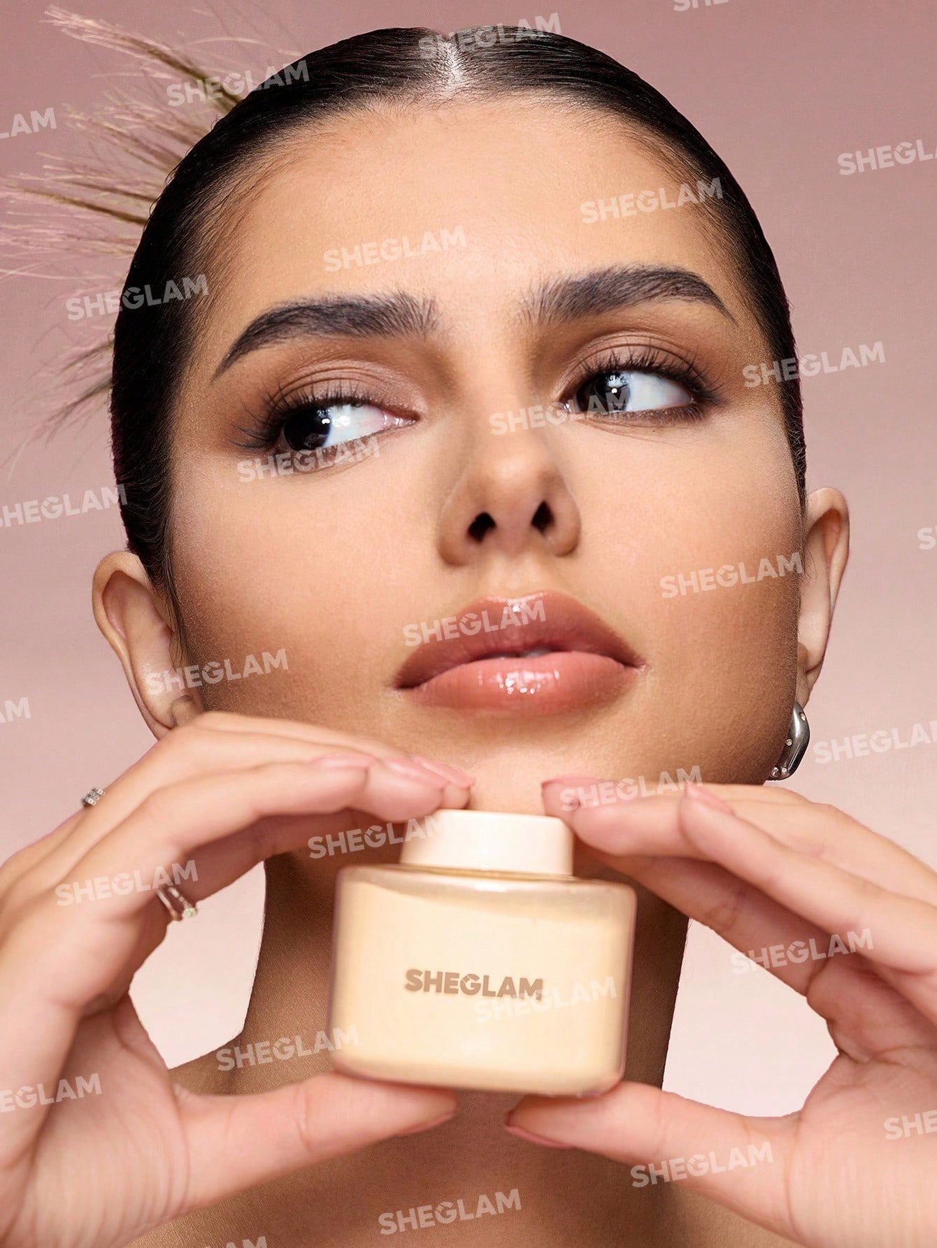 SHEGLAM Blur In A Bottle Loose Setting Powder-Banana